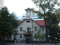 2005年10月15日6時21分の札幌時計台