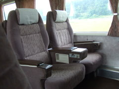 今更言うまでもなく、グリーン車(w
