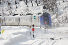 去ってゆく……