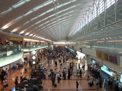羽田空港第2ターミナル出発ロビー