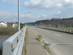 伊納大橋