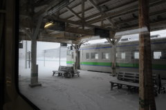 2932D普通列車 倶知安駅停車中