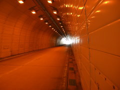 桃岩トンネル