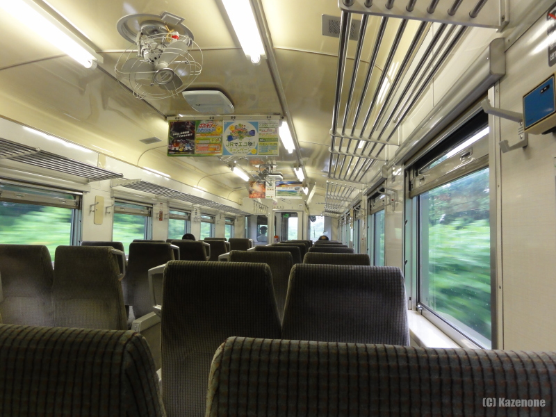 4326D普通列車車内