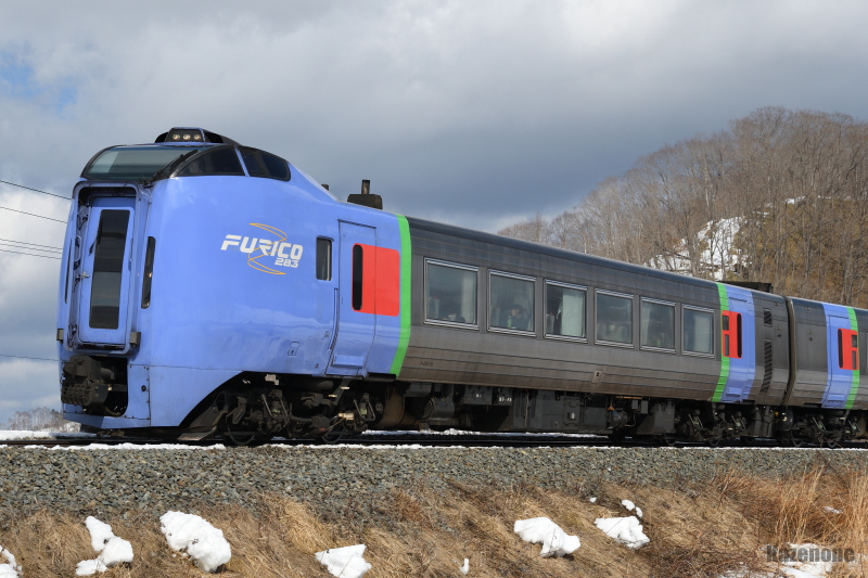4006D }U
