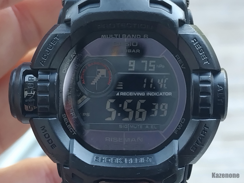 �C���͕W��100m������10hPa������A975hPa�͕W��300m���x�ƂȂ�